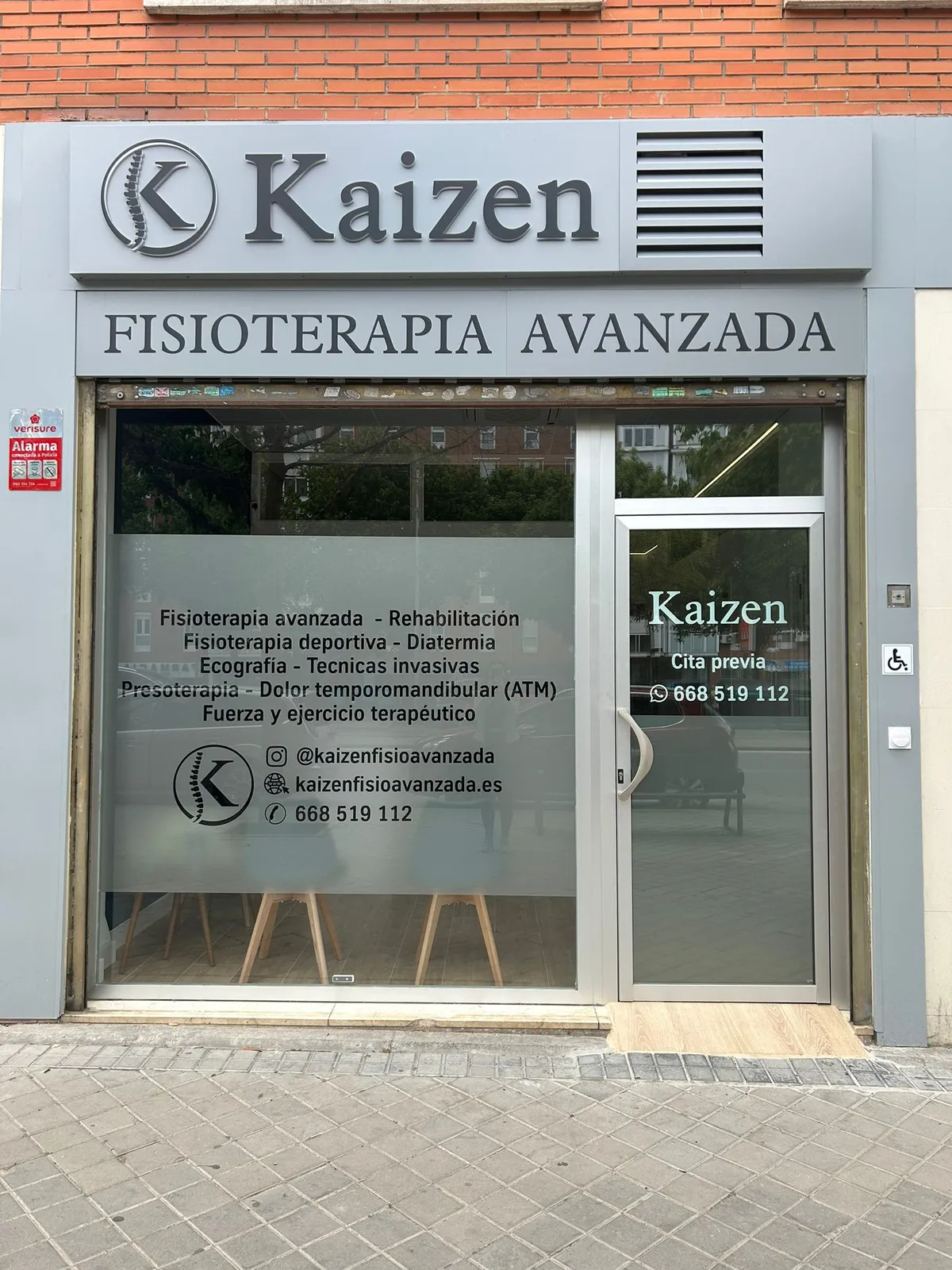 Interior de la clínica Kaizen Fisioterapia Avanzada